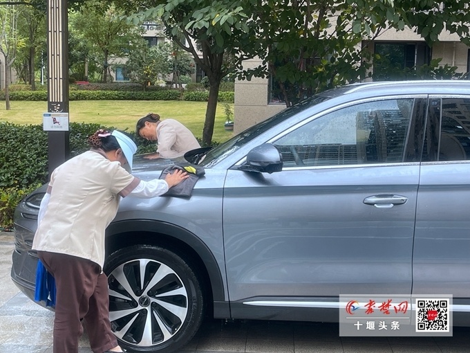 貼心服務(wù)暖人心——探訪十堰某小區(qū)物業(yè)的便民之道